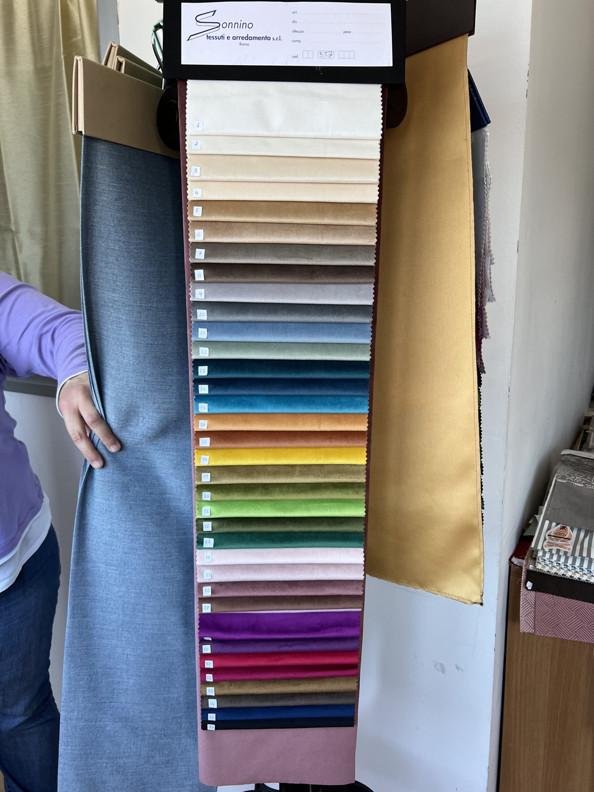 Velluto tinta unita 100% Poliestere H300 - immagine 9